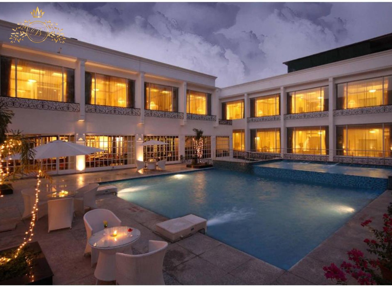 Lily White Hotel
