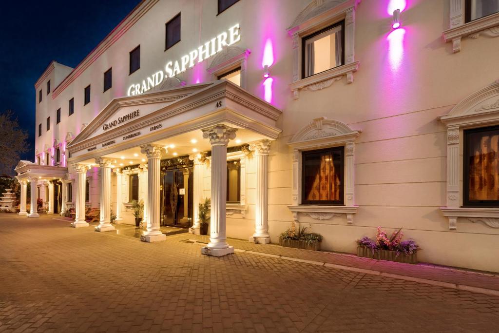 Grand Sapphire Banquet