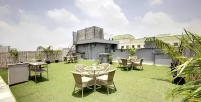 Saltstayz Le Icon Cyber Hub