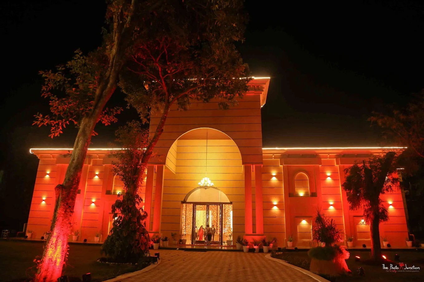 The Grand Aurra