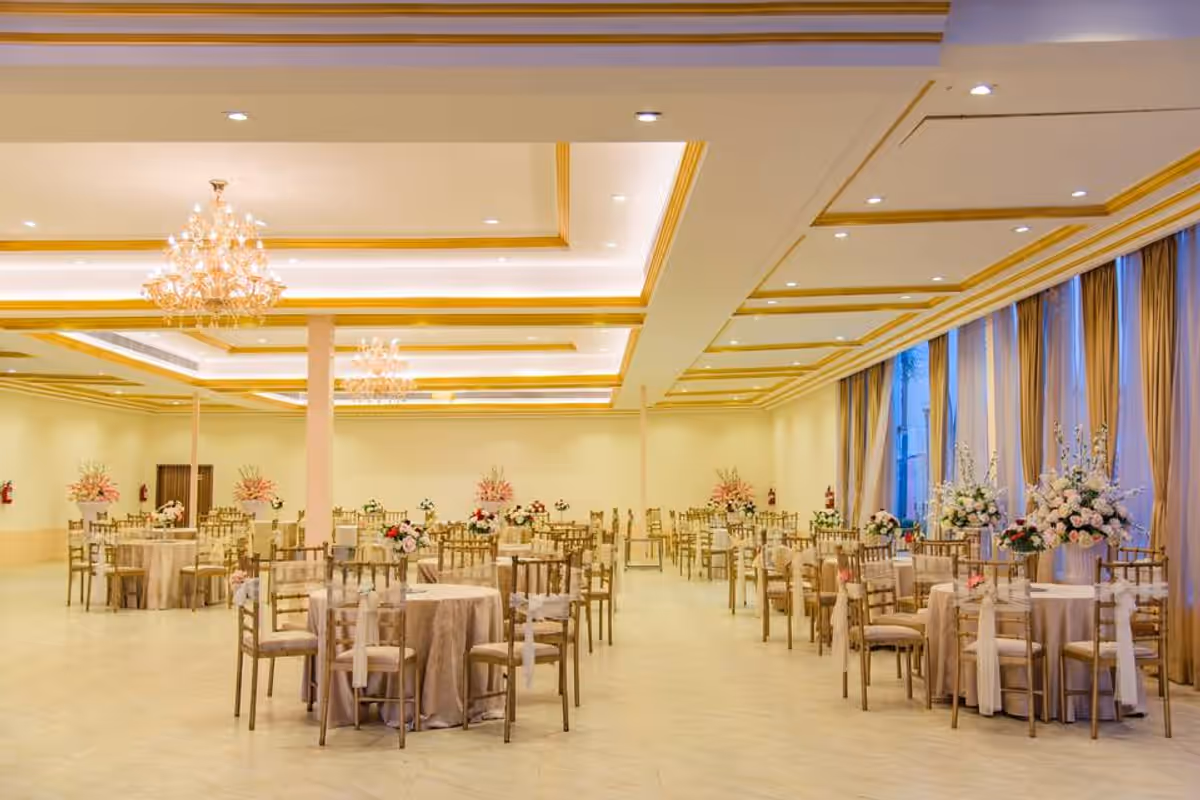Royal swan banquet