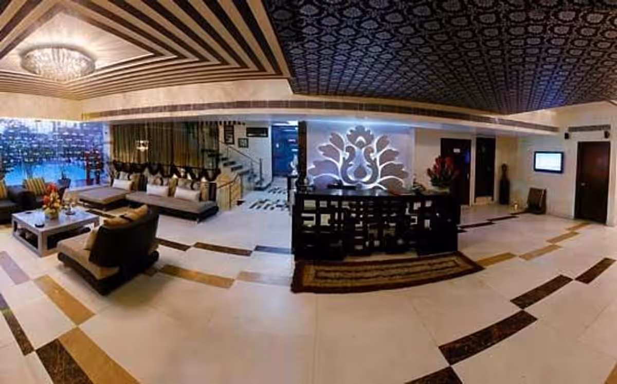 The Grand Hotel Bizzotel